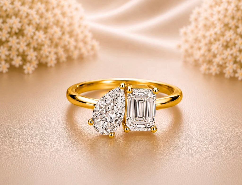 Pear 4 Emerald Toi et Moi Ring